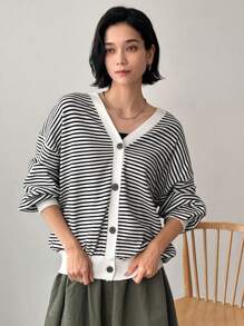 FRIFUL Damen Oversized Langarm Cardigan mit Knopfleiste und Streifenmuster, Herbst & Winter - Schwarz und Weiss - Übersicht 7