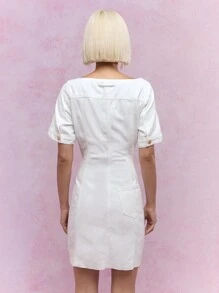 MISSGUIDED Vestido vaquero mini con cuello de escote redondo, mangas cortas y abotonado - Blanco - Ver 2