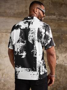 Manfinity LEGND Men's Plus Size Colorblock Print Short Sleeve Shirt - Black and White - View 2
