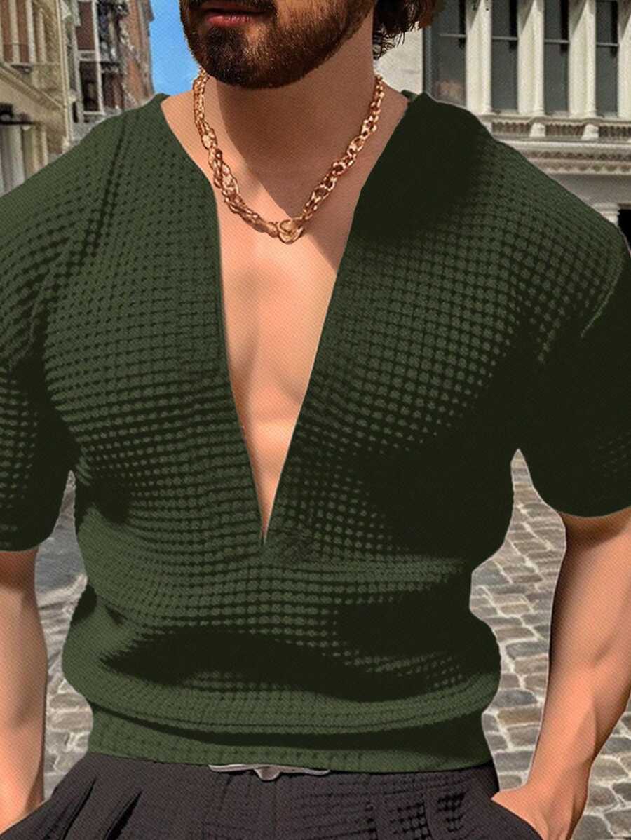 Manfinity Homme 男式纯色深 V 领短袖休闲 T 恤 - 墨綠色 - 查看 1