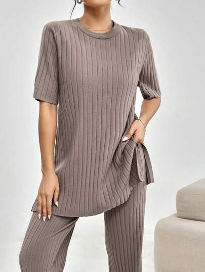 Mulvari 2 件女式纯色圆领短袖侧开衩下摆针织上衣和长裤休闲套装，春夏两件套