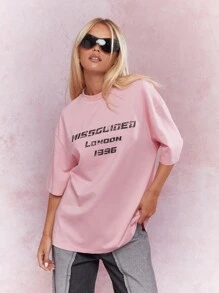 MISSGUIDED Áo phông in họa tiết "London" cỡ lớn thả vai - Hồng - Xem 1