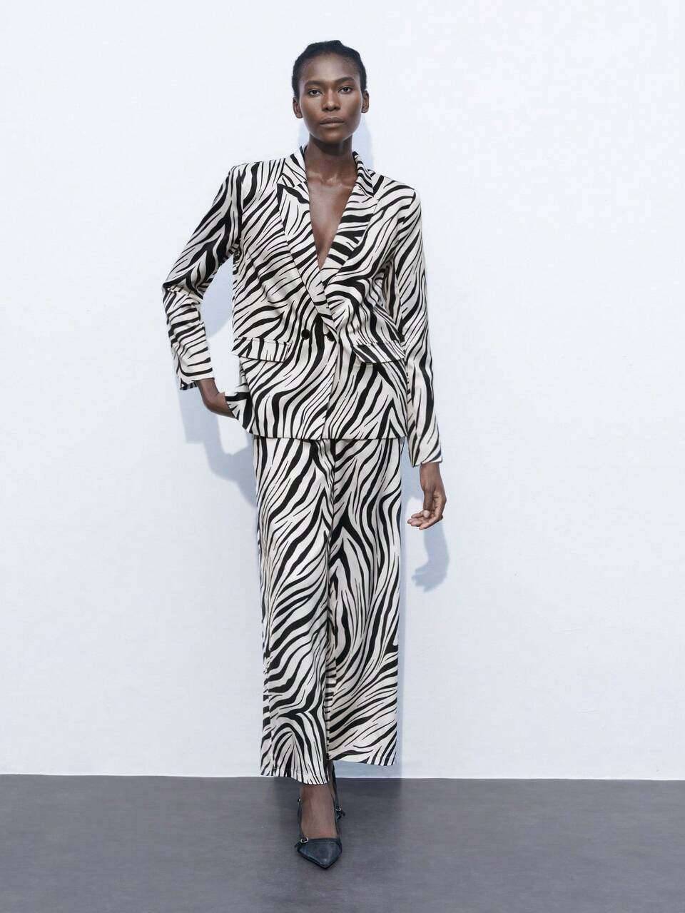 SHEIN Maija Damen gerade geschnittene, lose Vuggenpendlerhose mit Zebra-Muster und Taschen