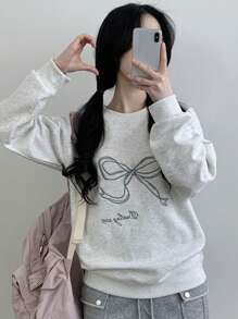 DAZY 女士休闲宽松蝴蝶刺绣运动衫，适合春秋季，长袖上衣，返校服，秋季女装