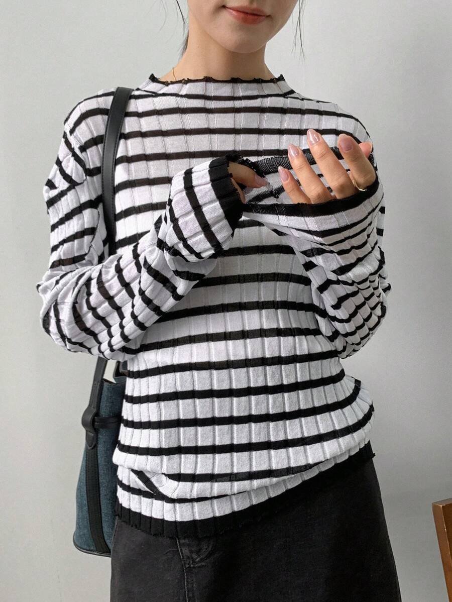 FRIFUL Suéter casual, cómodo y holgado con diseño de rayas, cuello alto y manga larga para mujer, ropa de otoño - Blanco y Negro - Ver 1