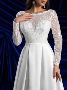 Glamrae Váy cưới dài tay ren và lưới mỏng bằng vải satin cổ thuyền lãng mạn, thanh lịch, lộng lẫy, màu trắng, có bèo nhún, hở lưng, thiết kế đuôi váy chữ A rộng cho váy cưới, váy cô dâu - trắng - Xem 2