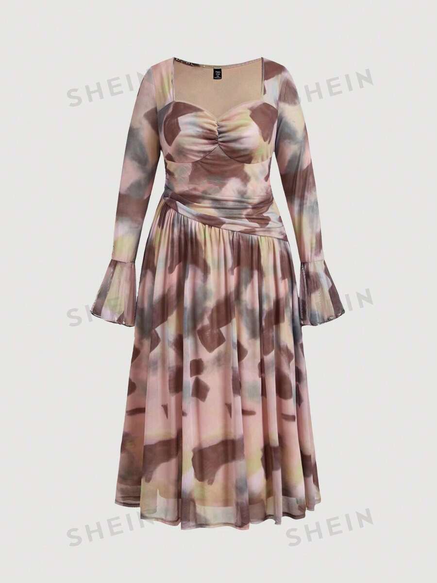 SHEIN MOD Große Größen Vintage Stil Batik Blumen Muster Gerafftes Kleid für Damen, Langarm - Verschiedenfarbig - Übersicht 1