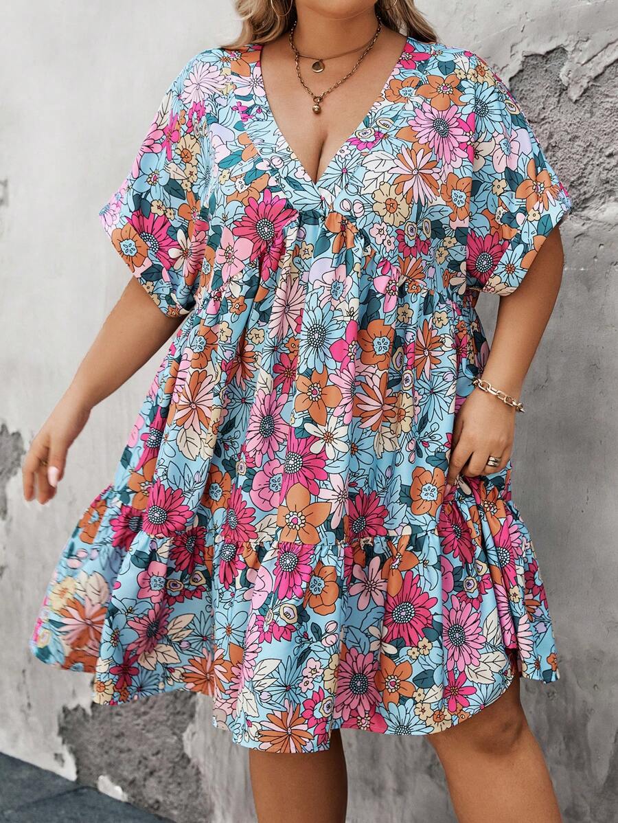 SHEIN CURVE+ Plus Size Women's Festival Floral Printed V-Neck Batwing Sleeve Short Sleeve Babydoll Dress
