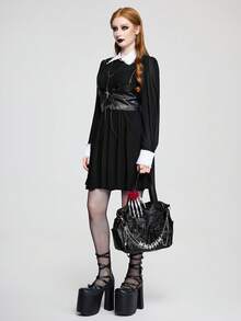 ROMWE Goth Bolsa de tela gótica vintage negra para mujer con estampado de rosa, calavera, huesos de mano y cadena con dije de calavera, bolsa de mano personalizada estilo punk para Halloween, bolso de hombro cruzado - Negro - Ver 7
