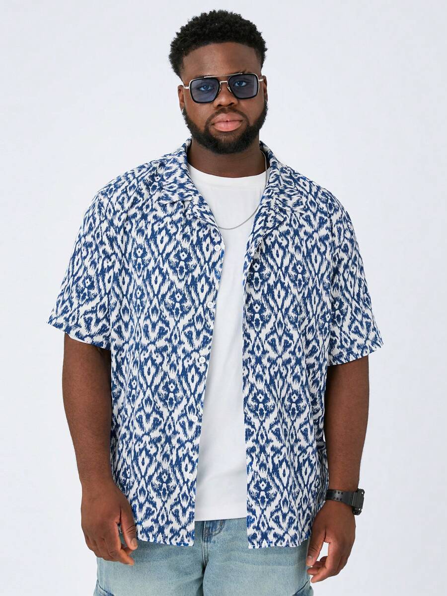 Manfinity VCAY 大码男士休闲宽松图案短袖有领衬衫，适合夏季