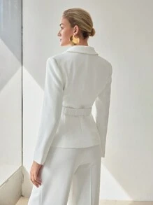 MOTF PREMIUM 纯色尖领垂褶下摆系腰带西装外套 - 白色 - 查看 8