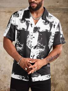 Manfinity LEGND Men's Plus Size Colorblock Print Short Sleeve Shirt - Black and White - View 4