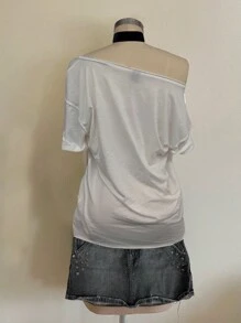 Attitoon 休闲复古不对称肩部赛车印花女式 T 恤，适合夏季 - 白色 - 查看 3
