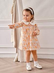 SHEIN Conjunto de vestido de manga larga con estampado floral y cuello Peter Pan, y cárdigan de botones bordados de manga larga para bebé niña - Rojo - Ver 5