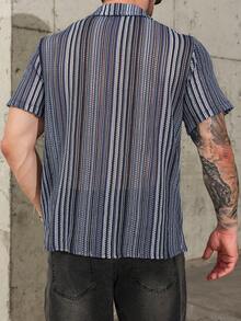 Manfinity Homme 大码男士休闲海军蓝条纹短袖衬衫，夏季 - 藏蓝色 - 查看 2