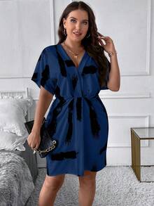 SHEIN Clasi Đầm thường ngày tay cánh dơi cổ chữ V in họa tiết cọ vẽ cỡ lớn cho nữ mùa thu - Màu xanh hải quân - Xem 5