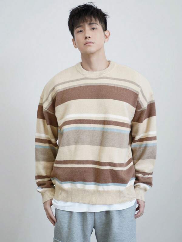 SHEIN 1 Stück lässiger, bequemer und vielseitiger Pullover im College-Stil mit mehrfarbigen gestreiften Jacquard-Strickmustern, rundem Ausschnitt, locker und warm für Teenager Jungen Schule; Herbstoutfits; Teenager Jungen Kleidung; Teenager Jungen Jacken Herbst/Winter