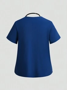 TaskEZ 大码女式纯色V领短袖上衣（带口袋和裤子）护理服、大码制服和手术服 - 藍色 - 查看 4