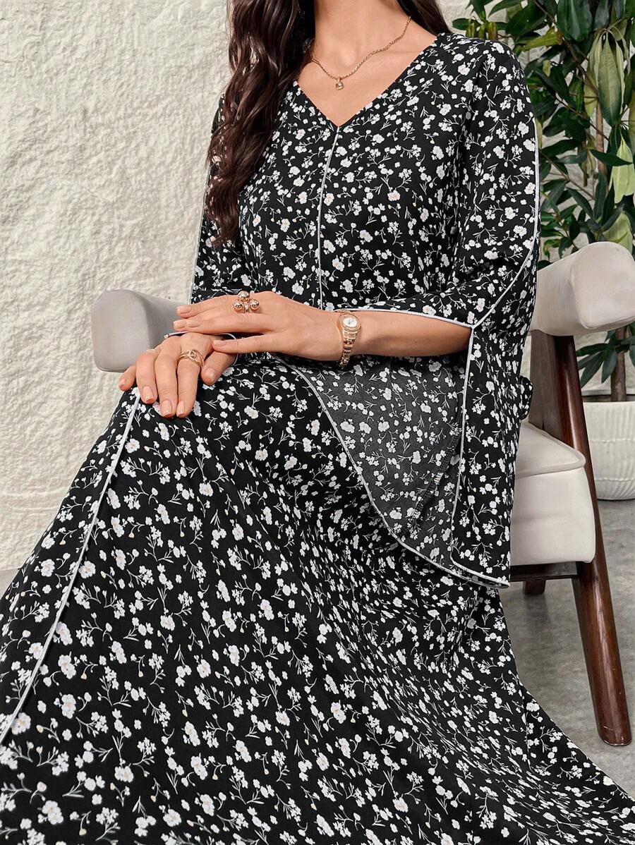 Al Najma V 领开袖满花优雅迷人阿拉伯朴素长袖连衣裙 - 黑色 - 查看 1