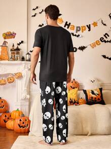 Juego de pijama cómodo con patrón de calavera para hombres, que combina con la familia para Halloween - Negro - Ver 2