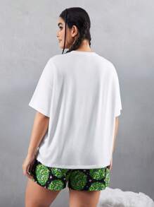 Rick and Morty X SHEIN Plus Size Casual Y2K Streetwear Dark Green & White Simple Line Graffiti Print Size Short Sleeve T-Shirt And Shorts Pajama Set - Multicolor - View 2