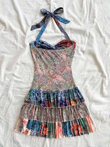 Soleia Vestido mini con estampado floral multicolor, plisado, con cordón posterior, lazo, volantes escalonados y bajo con volantes, adecuado para vacaciones, se puede usar como prenda exterior o interior