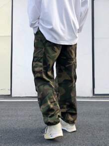 Claim Dot 男裝迷彩印花蓋口口袋工裝褲，寬鬆長款多彩迷彩綠色，適合外出穿著 - 彩色 - 查看 2
