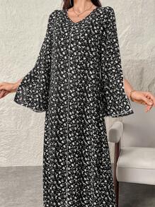 Al Najma V 领开袖满花优雅迷人阿拉伯朴素长袖连衣裙 - 黑色 - 查看 3