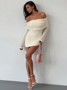 Aloruh Vestido mini ajustado de manga larga semitransparente con hombros descubiertos, color albaricoque, de tela texturizada para citas románticas y vacaciones - Albaricoque - Ver 5