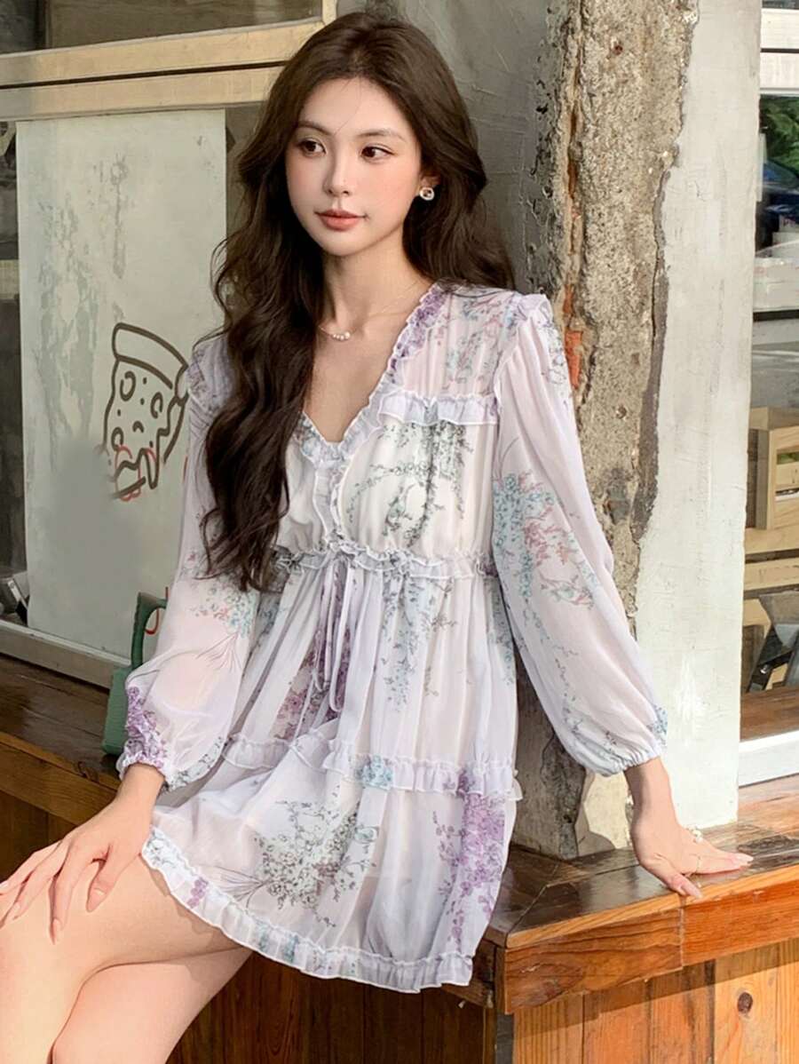 DAZY Váy ngắn thường ngày cổ chữ V tay đèn lồng họa tiết hoa viền bèo nhún dành cho nữ mùa xuân/hè - Màu tím - Xem 1