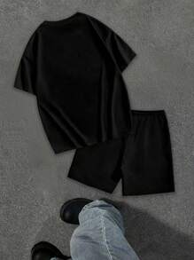 Manfinity LEGND 2pcs Plus Size Men's Casual Letter & Figure Graphic Crew Neck Short Sleeve Tee And Drawstring Waist Shorts Set - Black - View 2