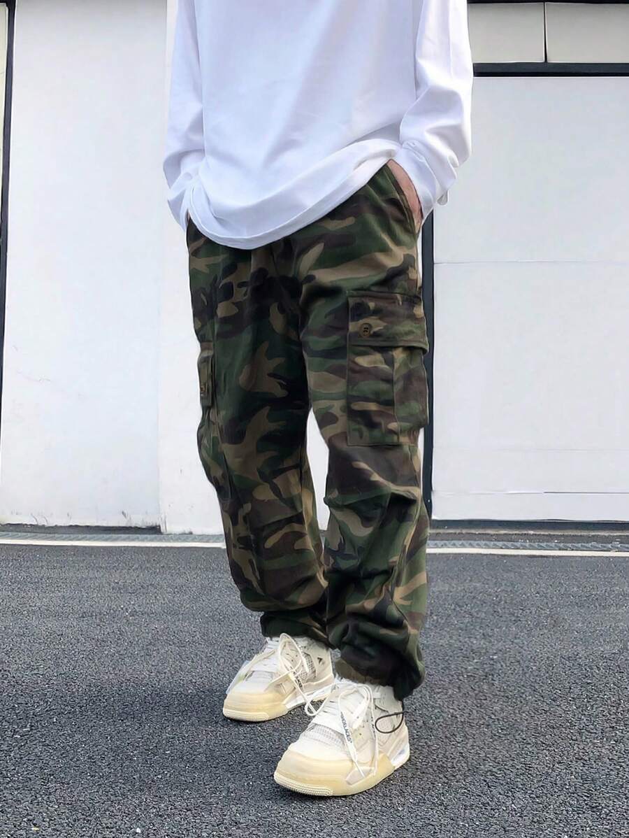 Claim Dot 男裝迷彩印花蓋口口袋工裝褲，寬鬆長款多彩迷彩綠色，適合外出穿著 - 彩色 - 查看 1