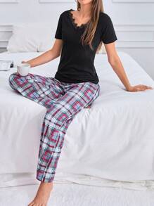 RueChic 2Pcs  Lace Detail Top And Plaid Printed Long Bottom Lounge Set - Black - View 5