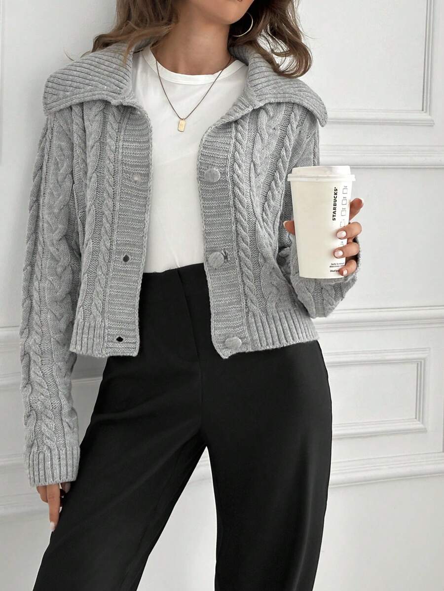 RueChic Cardigan col roulé motif torsade en tricot