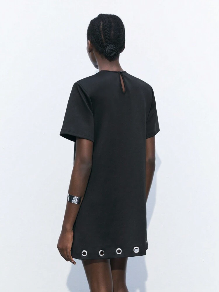 SHEIN Maija Women's Black Chic Summmer Night Out Metal Grommet Decor Round Neck Short Sleeve Straight Dress,Versatile Casual Urban Fashion,Music Festival