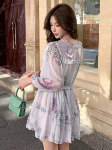 DAZY Váy ngắn thường ngày cổ chữ V tay đèn lồng họa tiết hoa viền bèo nhún dành cho nữ mùa xuân/hè - Màu tím - Xem 2