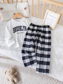 SHEIN 2 Stücke/Set Kleine Jungen Lässig Outfit mit Buchstaben Muster Top und karierter Hose als Hausanzug
