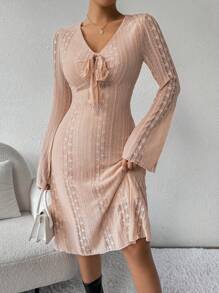 Chiquease Damen Kleid mit V-Ausschnitt, Langarm, Taillenbindung, schlank, elegant, chic - Aprikosenfarben - Übersicht 3