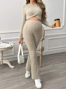 SHEIN 2pcs Maternity Solid Crew Neck Twist Hem Pullover Sweater And Pants Casual Outfit