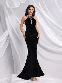 QOQ Robe de soirée élégante et noble avec décoration florale noire, dos nu, col de sirène pour banquet formel, soirée