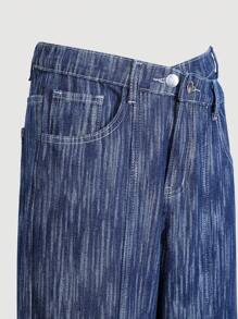 SHEIN Jeans de pierna recta y cintura alta con diseño suelto y elegante para adolescentes, línea de cintura asimétrica, jeans de pierna ancha en jacquard azul claro - Lavado ligero - Ver 3