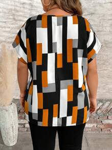 SHEIN CURVE+ 大码夏季休闲几何印花缺口领蝙蝠袖衬衫 - 彩色 - 查看 2