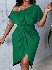 SHEIN Clasi Plus Size Solid Color Asymmetrical Shoulder Short Sleeve Twist Knot Simple Style Mini Casual Dress - Green - View 4