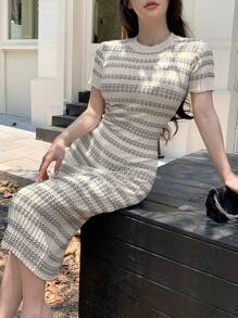 DAZY 女士春夏休闲菱形格子短袖修身毛衣裙、秋装、返校服 - 黑色 - 查看 4