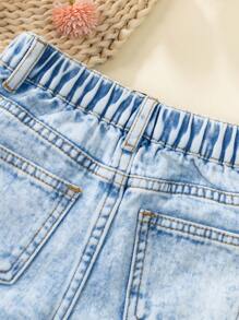 SHEIN Little Girls' New Casual & Fashionable Washed Denim Shorts, Versatile Style - Medium Wash - View 4