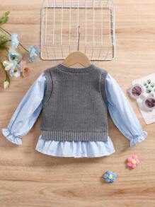 女婴幼女秋冬针织毛衣新品。针织毛衣采用2合1设计，温暖又时尚。米色针织毛衣搭配衬衫面料插入设计，展现可爱俏皮的风格。 - 深灰色 - 查看 2