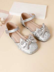 1 Paar Mädchen Sandalen mit geschlossener Zehenpartie, bestickt im chinesischen Stil, Prinzessin-Modell, Sommer - Silber - Übersicht 4