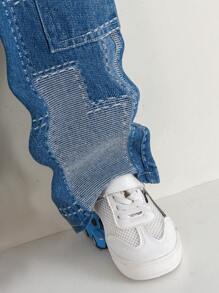 Kleine Jungen lässige, locker sitzende Cargojeans mit Kontrastnaht und geradem Bein