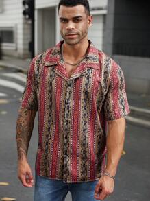 Manfinity Homme 大码全印花前扣夏季短袖衬衫 - 彩色 - 查看 5