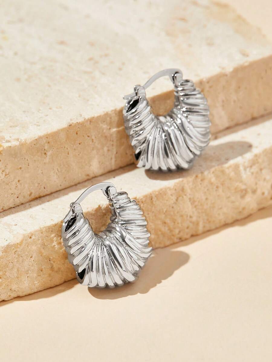 SHEIN أقراط حلقية من قرن الأوكس ذات ملمس فضي مطلي مسبقًا - أبيض - مشاهدة 1